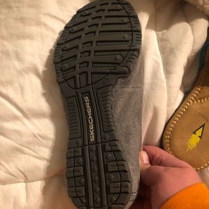 Sketchers slip on tennis shoes